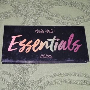 Violet Voss Essentails Eye Shadow Palette